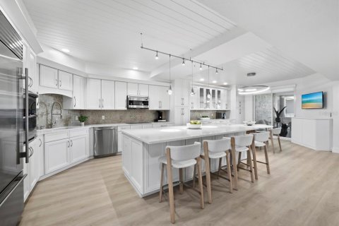 Купить кондоминиум в Сарасота, Флорида 12 комнат, 226.12м2, № 2429502 - фото 8