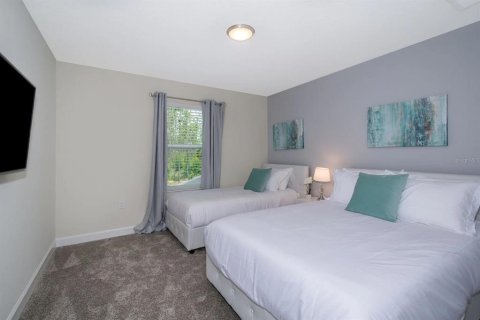 House in Davenport, Florida 5 bedrooms, 286.23 sq.m. № 2210288 - photo 6