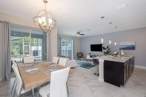 House in Davenport, Florida 5 bedrooms, 286.23 sq.m. № 2210288 - photo 9