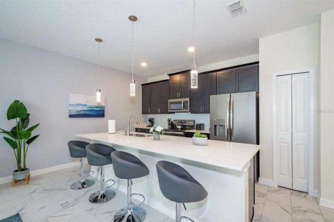 House in Davenport, Florida 5 bedrooms, 286.23 sq.m. № 2210288 - photo 30