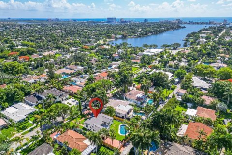 House in Hollywood, Florida 3 bedrooms, 155.7 sq.m. № 2066082 - photo 17