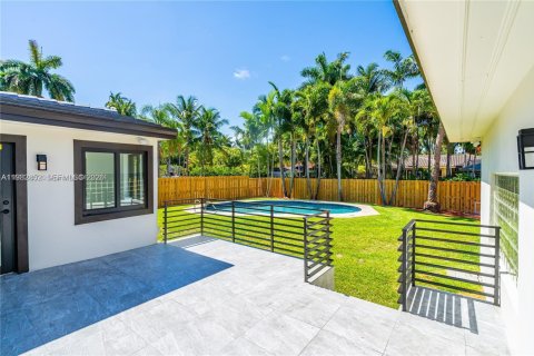 House in Hollywood, Florida 3 bedrooms, 155.7 sq.m. № 2066082 - photo 13