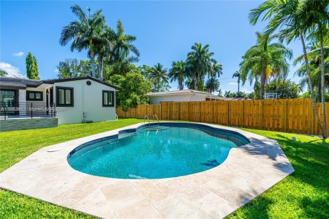 House in Hollywood, Florida 3 bedrooms, 155.7 sq.m. № 2066082 - photo 12