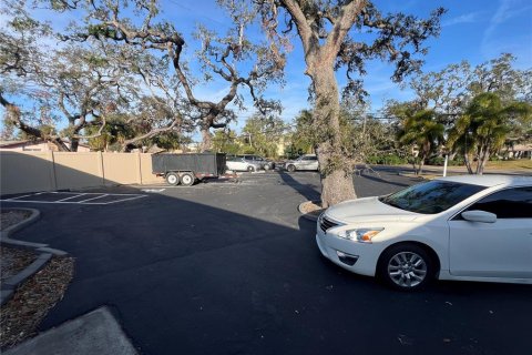 Immobilier commercial à louer à Largo, Floride: 282.42 m2 № 2097091 - photo 4