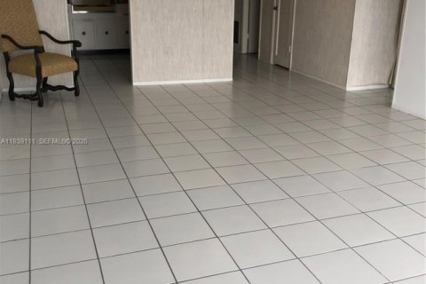 Condo in Aventura, Florida, 1 bedroom № 2152653 - photo 6