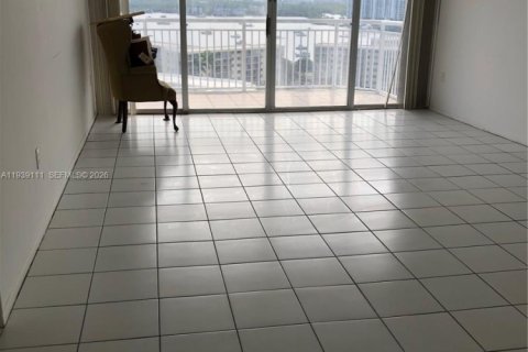 Condo in Aventura, Florida, 1 bedroom № 2152653 - photo 9