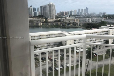 Condo in Aventura, Florida, 1 bedroom № 2152653