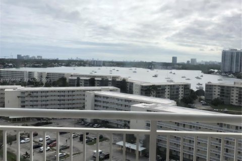 Condo in Aventura, Florida, 1 bedroom № 2152653 - photo 2