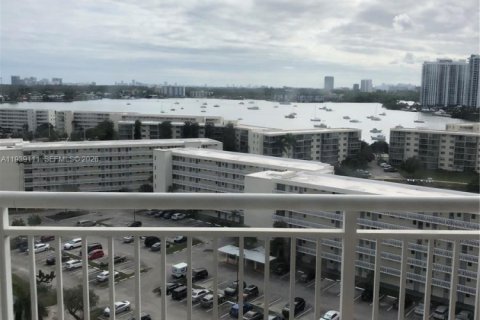 Condo in Aventura, Florida, 1 bedroom № 2152653 - photo 4