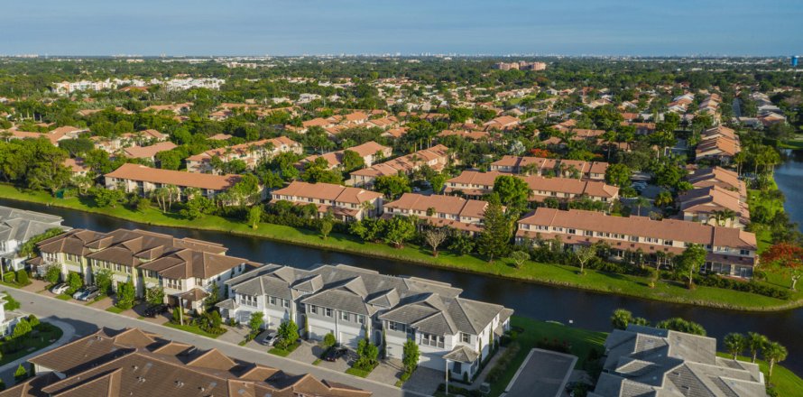 Townhouse in Boca Raton, Florida 3 bedrooms, 195.65 sq.m. № 1228529