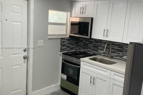 Apartamento en alquiler en North Miami Beach, Florida, 1 dormitorio № 1920212 - foto 1