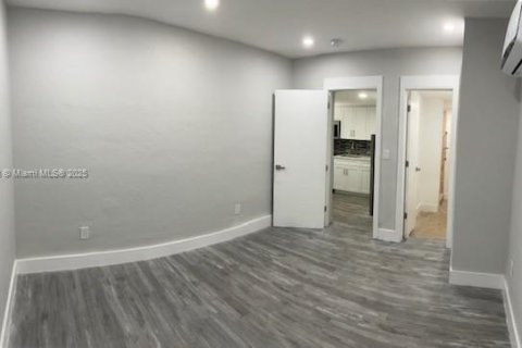 Apartamento en alquiler en North Miami Beach, Florida, 1 dormitorio № 1920212 - foto 3