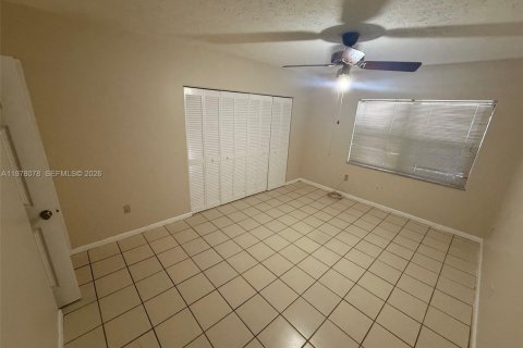 Townhouse in Cutler Bay, Florida 3 bedrooms, 113.81 sq.m. № 2042024 - photo 7