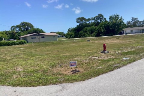 Terreno en venta en St. Lucie, Florida № 1879482 - foto 4