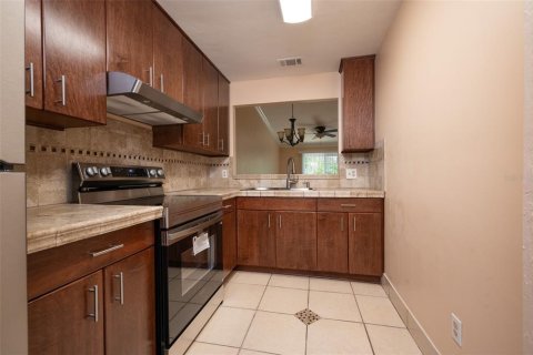 Touwnhouse à louer à Gainesville, Floride: 2 chambres, 86.31 m2 № 2101412 - photo 3
