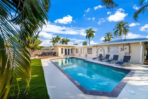 Casa en Lauderdale-by-the-Sea, Florida 4 dormitorios, 257.34 m2 № 2015798