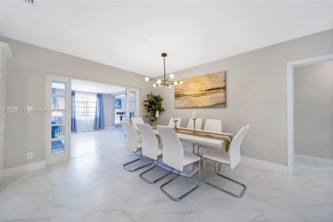 Casa en alquiler en Lauderdale-by-the-Sea, Florida, 4 dormitorios, 257.34 m2 № 2015798 - foto 11