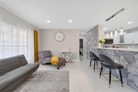 Casa en alquiler en Lauderdale-by-the-Sea, Florida, 4 dormitorios, 257.34 m2 № 2015798 - foto 5