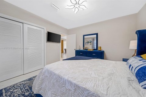 Casa en alquiler en Lauderdale-by-the-Sea, Florida, 4 dormitorios, 257.34 m2 № 2015798 - foto 27