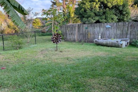 Villa ou maison à vendre à Port St. Lucie, Floride: 4 chambres, 159.79 m2 № 2064918 - photo 16