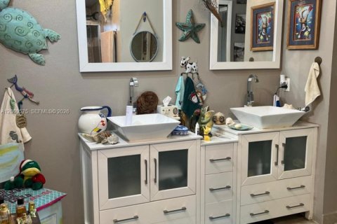 Villa ou maison à vendre à Port St. Lucie, Floride: 4 chambres, 159.79 m2 № 2064918 - photo 10