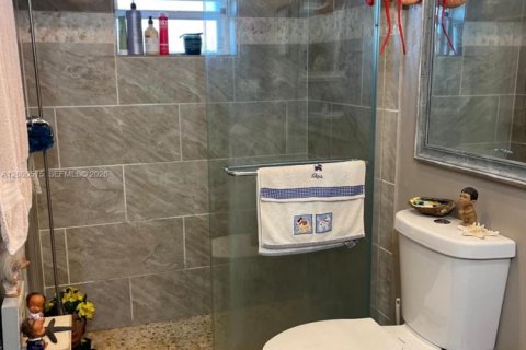 Villa ou maison à vendre à Port St. Lucie, Floride: 4 chambres, 159.79 m2 № 2064918 - photo 14