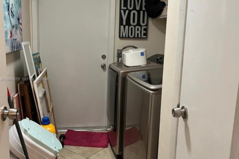 Villa ou maison à vendre à Port St. Lucie, Floride: 4 chambres, 159.79 m2 № 2064918 - photo 15