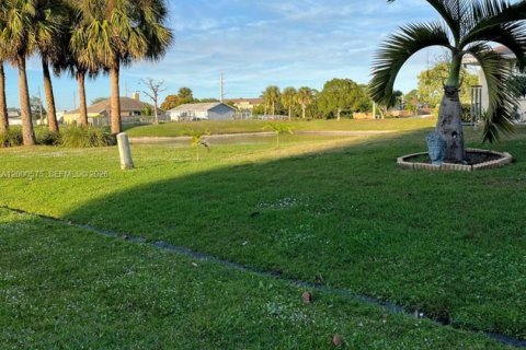 Villa ou maison à vendre à Port St. Lucie, Floride: 4 chambres, 159.79 m2 № 2064918 - photo 4