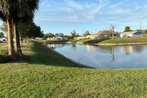 Villa ou maison à vendre à Port St. Lucie, Floride: 4 chambres, 159.79 m2 № 2064918 - photo 8