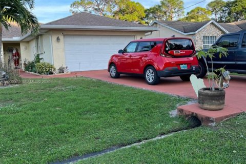 Villa ou maison à vendre à Port St. Lucie, Floride: 4 chambres, 159.79 m2 № 2064918 - photo 3