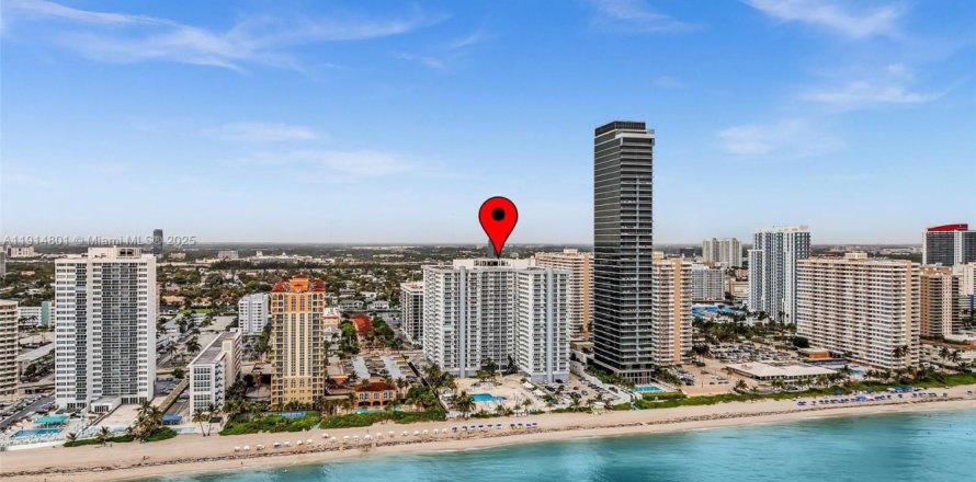 Condo in Hallandale Beach, Florida, 2 bedrooms  № 1970727