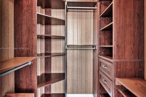 Condo in Hallandale Beach, Florida, 2 bedrooms  № 1970727 - photo 23