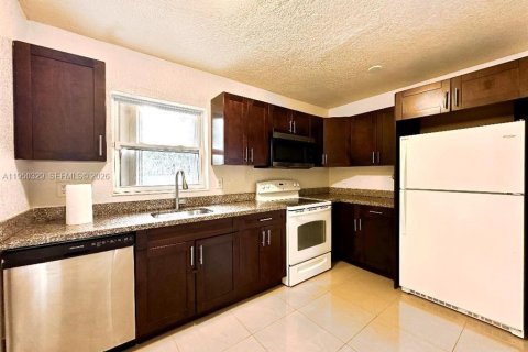 Купить виллу или дом в Форт-Лодердейл, Флорида 3 спальни, 94.2м2, № 2009393 - фото 6