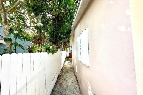 Купить виллу или дом в Форт-Лодердейл, Флорида 3 спальни, 94.2м2, № 2009393 - фото 17