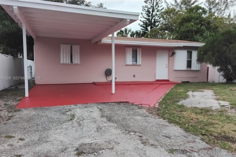 Дом в Форт-Лодердейл, Флорида 3 спальни, 94.2м2 № 2009393