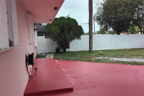 Купить виллу или дом в Форт-Лодердейл, Флорида 3 спальни, 94.2м2, № 2009393 - фото 21