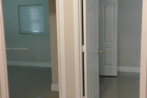 Купить виллу или дом в Форт-Лодердейл, Флорида 3 спальни, 94.2м2, № 2009393 - фото 8