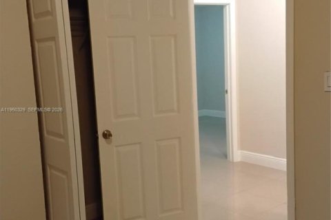 Купить виллу или дом в Форт-Лодердейл, Флорида 3 спальни, 94.2м2, № 2009393 - фото 30