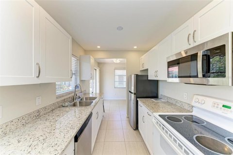 Casa en venta en Sarasota, Florida, 2 dormitorios, 93.65 m2 № 1644025 - foto 3