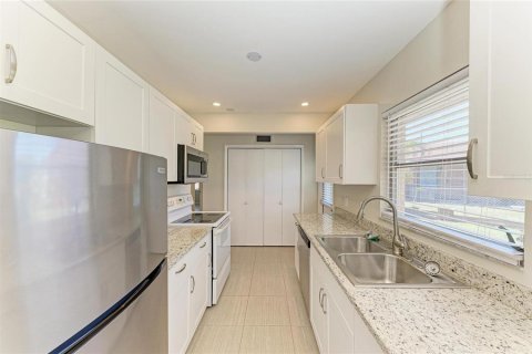 Casa en venta en Sarasota, Florida, 2 dormitorios, 93.65 m2 № 1644025 - foto 6
