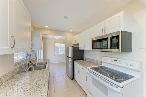 Casa en venta en Sarasota, Florida, 2 dormitorios, 93.65 m2 № 1644025 - foto 4