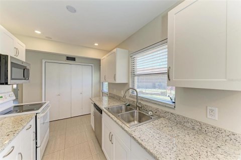 Casa en venta en Sarasota, Florida, 2 dormitorios, 93.65 m2 № 1644025 - foto 7