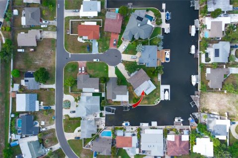 House in Palm Harbor, Florida 3 bedrooms, 192.21 sq.m. № 2210027 - photo 3