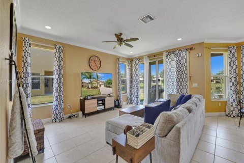 Купить виллу или дом в Мирамар, Флорида 5 спален, 295.43м2, № 2041298 - фото 13