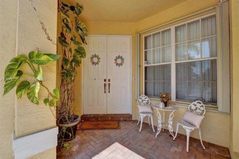 Купить виллу или дом в Мирамар, Флорида 5 спален, 295.43м2, № 2041298 - фото 4