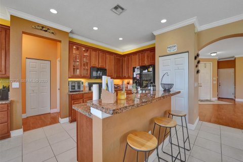 Купить виллу или дом в Мирамар, Флорида 5 спален, 295.43м2, № 2041298 - фото 20