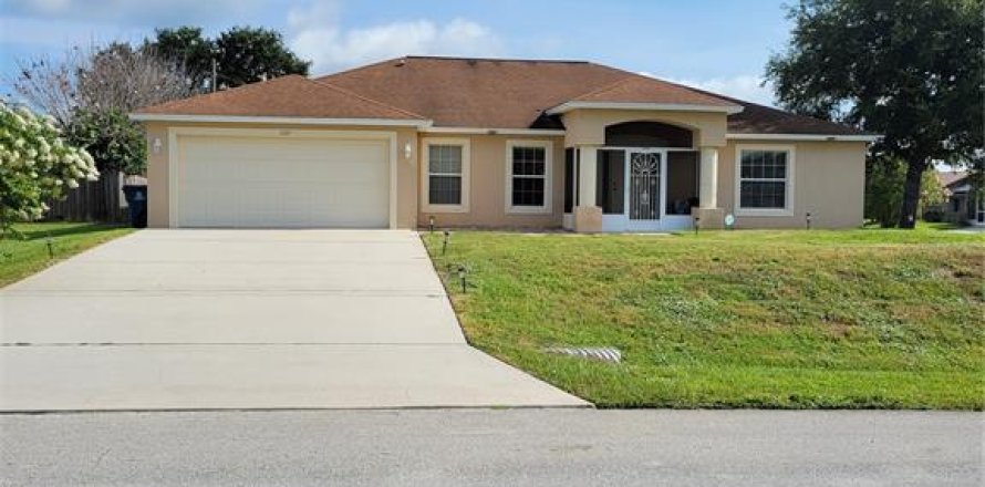 Villa ou maison à Palm Bay, Floride 3 chambres, 193.24 m2 № 2227101
