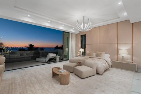 House in Miami Beach, Florida 6 bedrooms, 589.93 sq.m. № 2082053 - photo 23