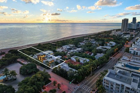 House in Miami Beach, Florida 6 bedrooms, 589.93 sq.m. № 2082053 - photo 18