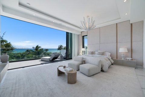 House in Miami Beach, Florida 6 bedrooms, 589.93 sq.m. № 2082053 - photo 22